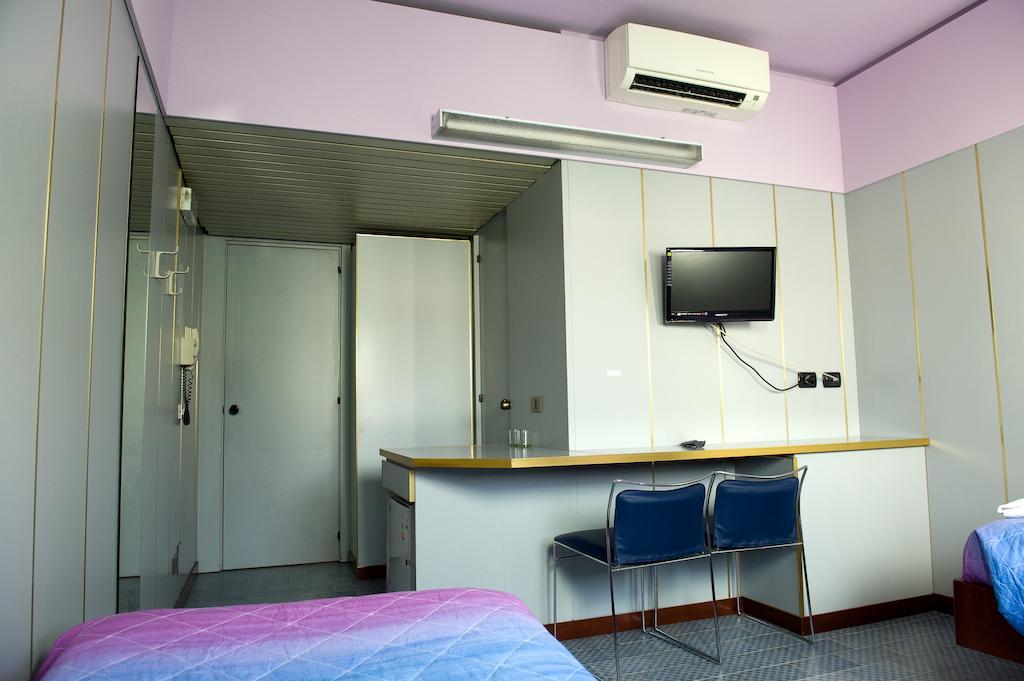Hotel Maria Luisago Buitenkant foto